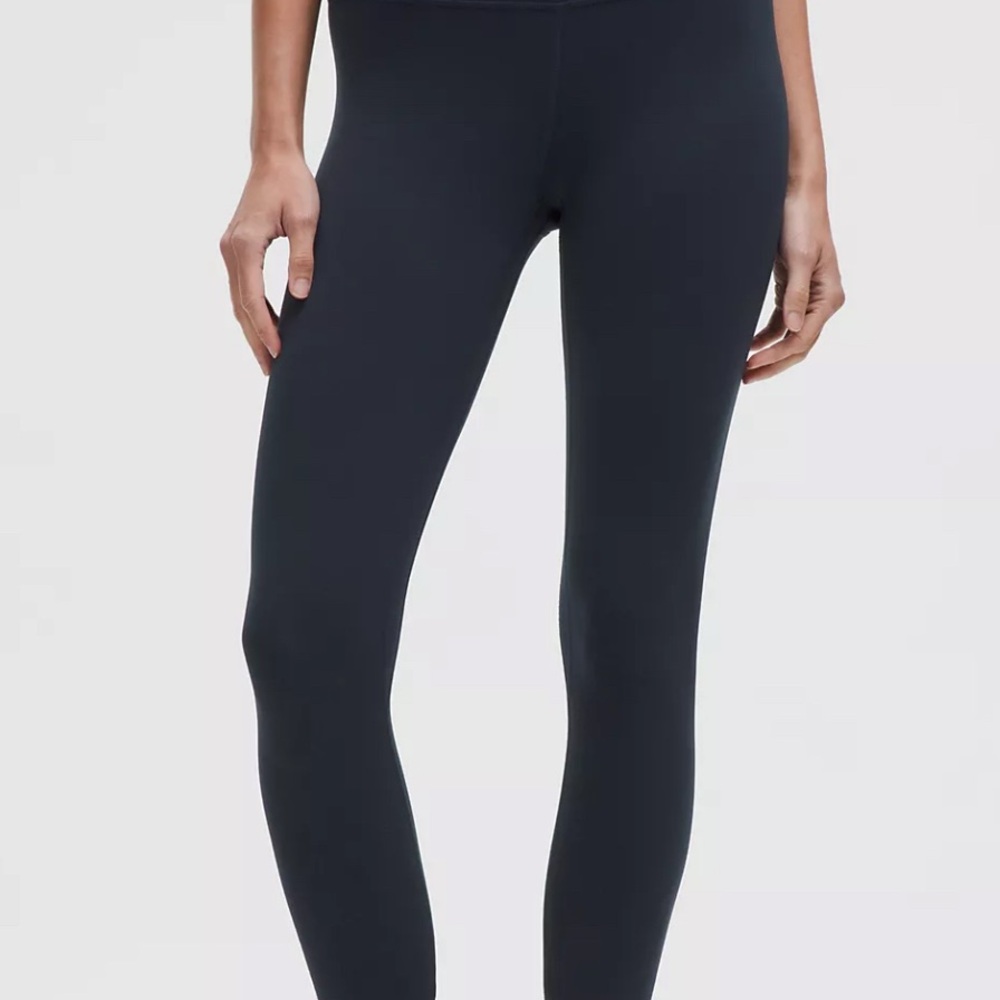 Align Lululemon Navy High Waisted Leggings. Size 8 in 25 length. Soft. Like new